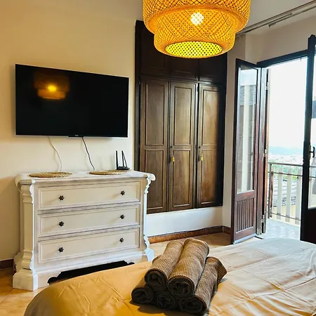 Ampio Su 2 Livelli Nel Centro Storico, Ideale Per Coppie O Gruppi Da 2 A 5 Persone Lägenhet *