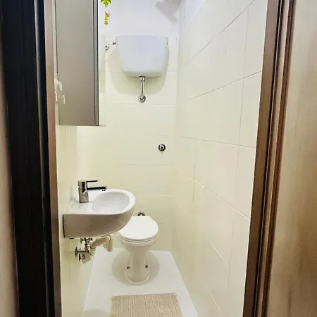 Ampio Su 2 Livelli Nel Centro Storico, Ideale Per Coppie O Gruppi Da 2 A 5 Persone